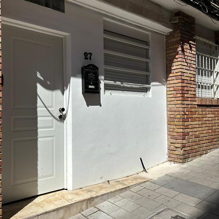 Apartamento Blanco Y Negro En El Centro Alicante Kültér fotó