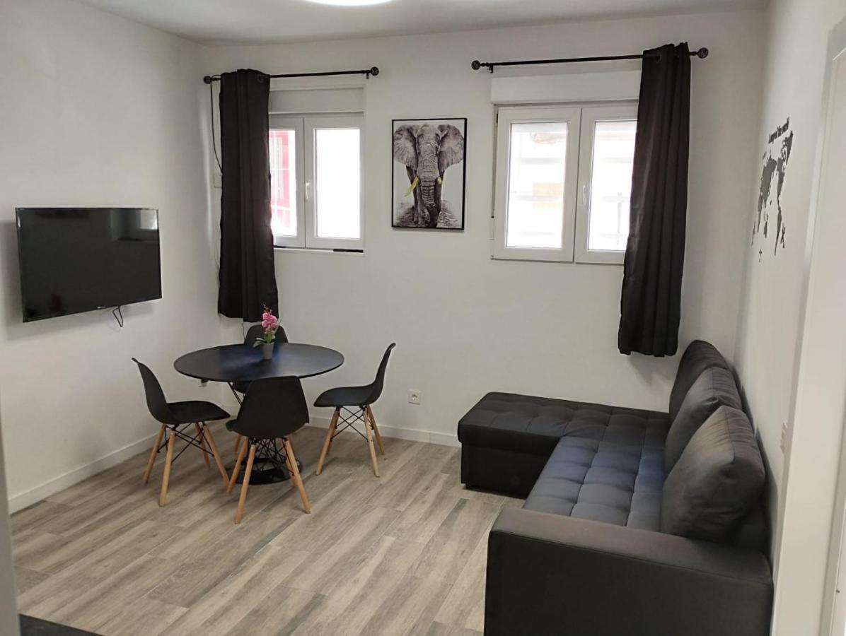 Apartamento Blanco Y Negro En El Centro Alicante Kültér fotó