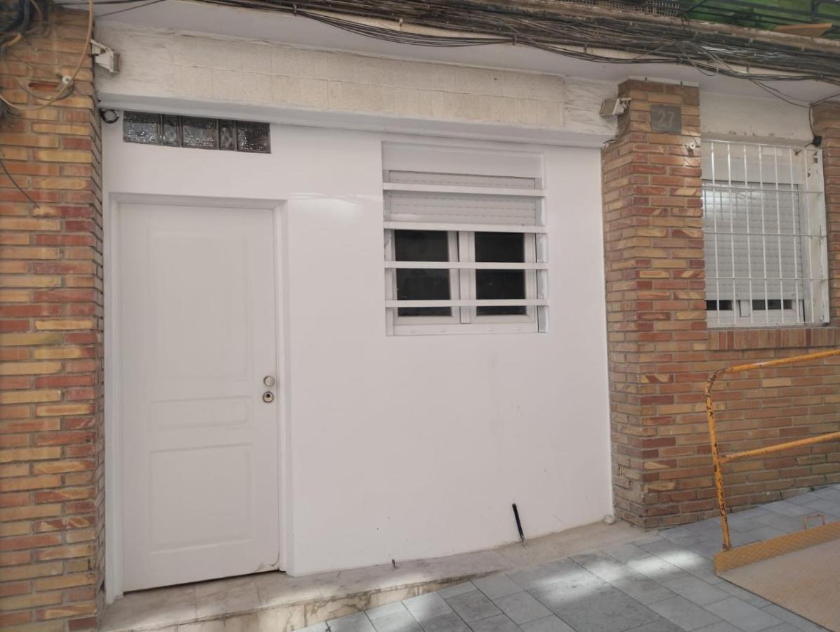 Apartamento Blanco Y Negro En El Centro Alicante Kültér fotó