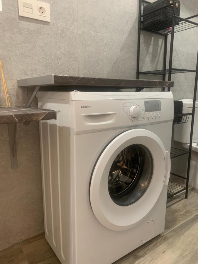 Apartamento Blanco Y Negro En El Centro Alicante Kültér fotó