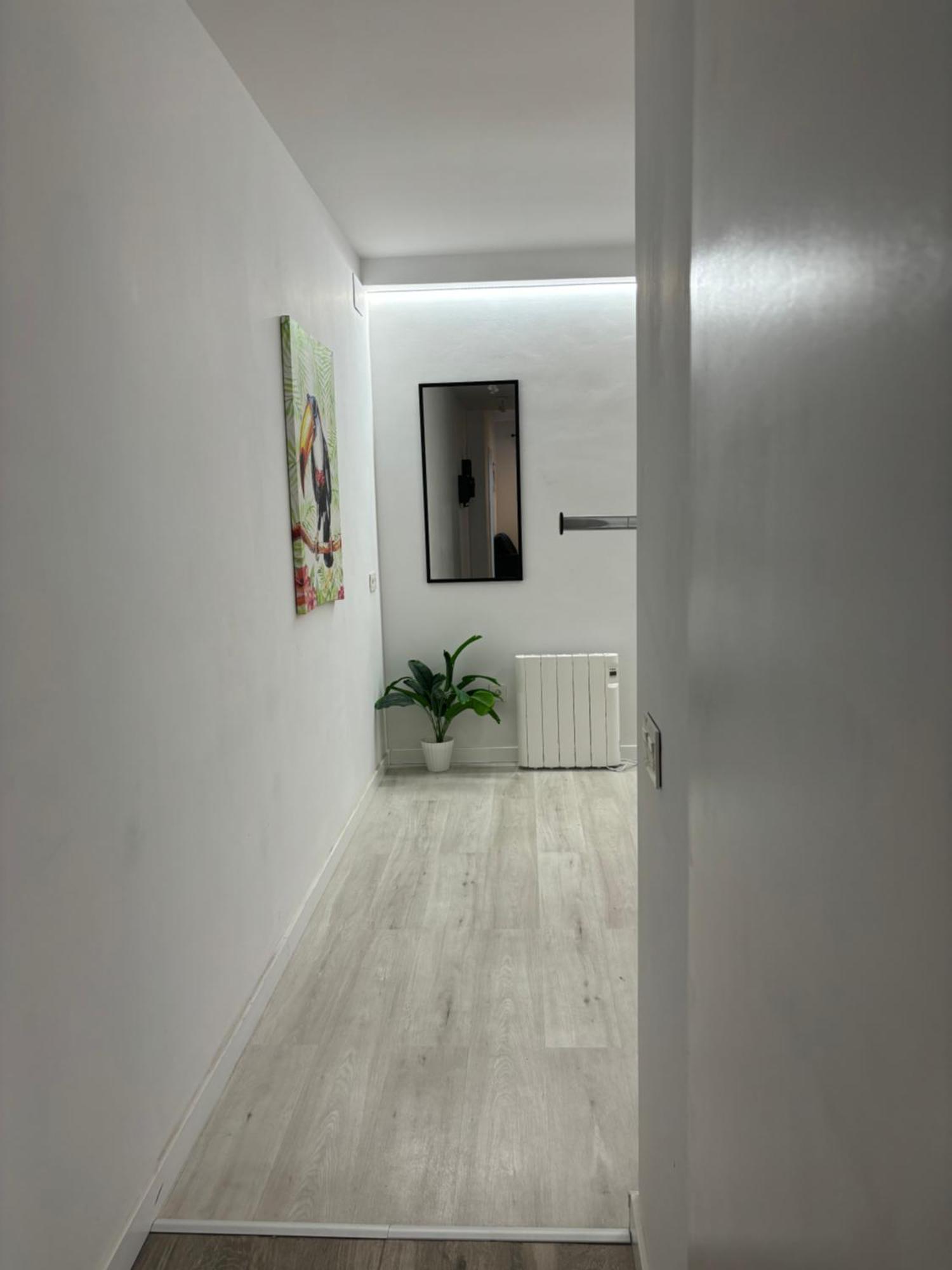 Apartamento Blanco Y Negro En El Centro Alicante Kültér fotó