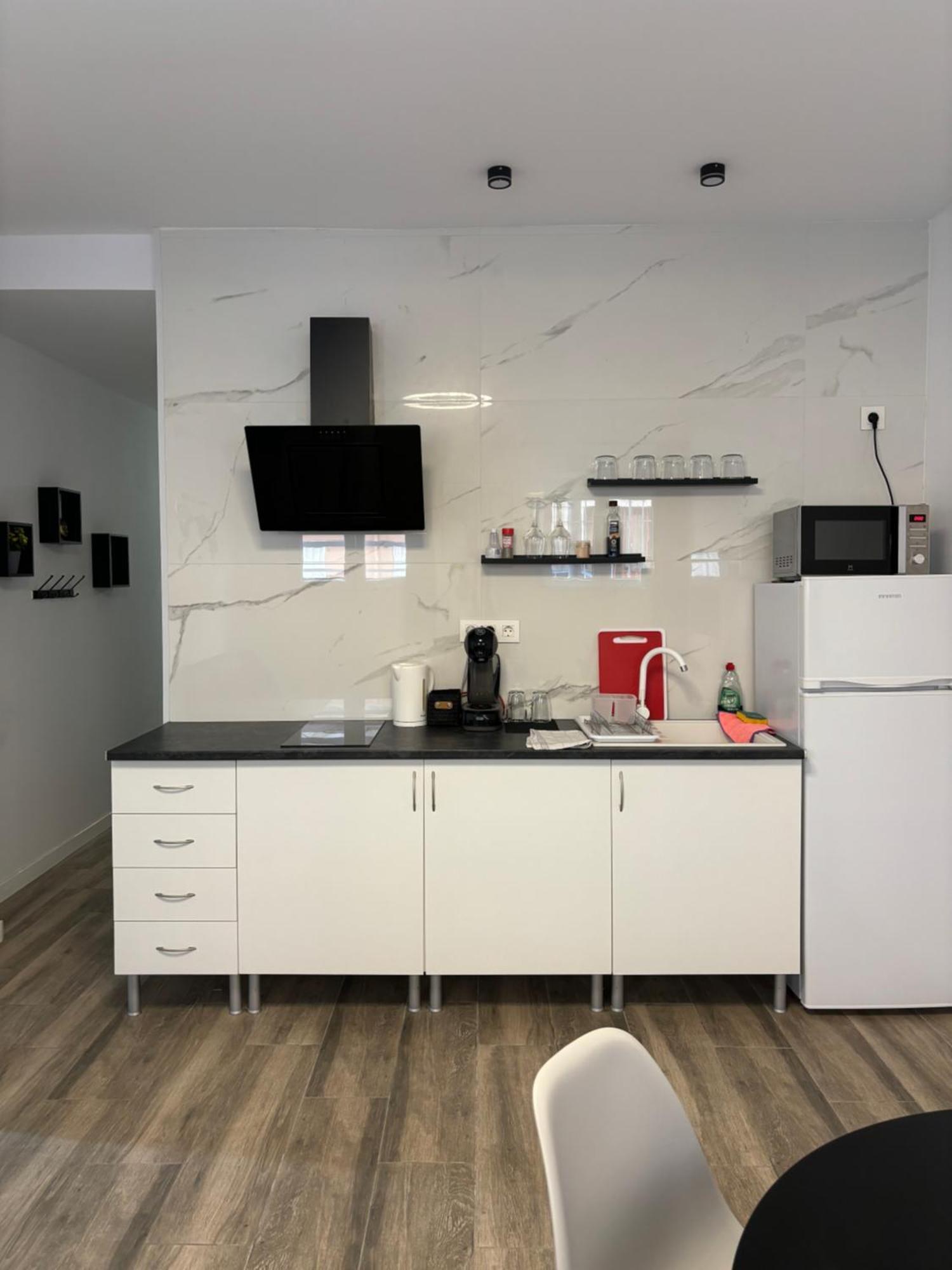 Apartamento Blanco Y Negro En El Centro Alicante Kültér fotó